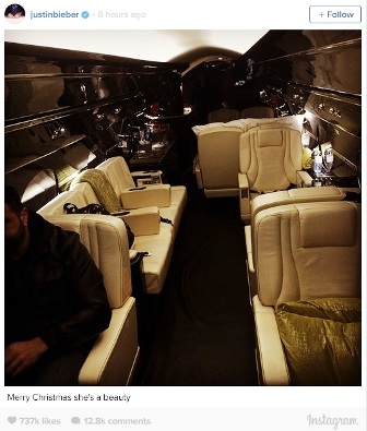 Kado Natal Justin Bieber, Pesawat Jet Pribadi!